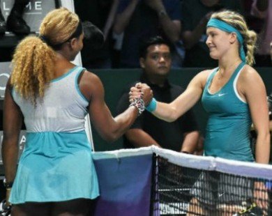 Serena gần gũi khiến Bouchard bất ngờ