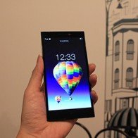 Cận cảnh "quái vật" Lenovo Vibe Z2 Pro