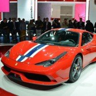 Khách hàng phải tậu thêm “đồ chơi” hoặc mua hụt Ferrari 458 Speciale