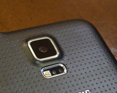 Samsung Galaxy S5 bị ế, hàng tồn đầy kho