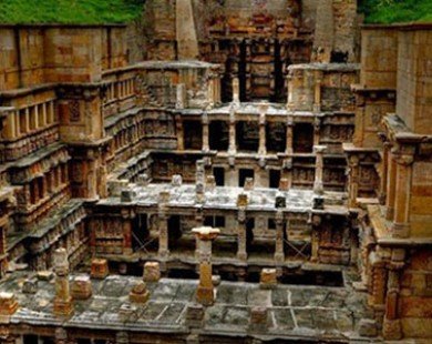 Kỳ thú với ngôi đền kỳ lạ có kiến trúc ngược ở Ấn Độ