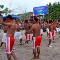 Pukul Sapu - lễ hội "bạo lực" bậc nhất Indonesia
