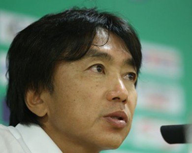 HLV Miura: Chỉ Công Vinh biết cách khai thác hàng thủ tuyển Lào