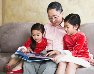 Tại sao cha mẹ Nhật lại dạy con bằng truyện Ehon?
