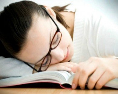 Ngủ gật ban ngày là dấu hiệu của những bệnh gì?