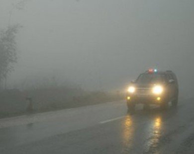 Những lưu ý cần biết khi lái xe trong sương mù