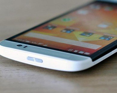 HTC One E8 vỏ nhựa đột ngột giảm giá tới 2 triệu đồng