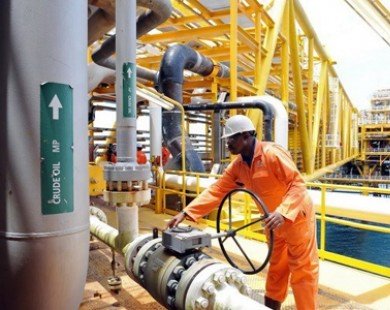 OPEC phải đối mặt với thời kỳ khó khăn do giá dầu giảm mạnh