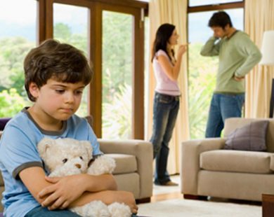 4 nguy hại lớn của bạo lực gia đình đối với sự phát triển của trẻ