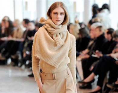 Lấy áo len làm... khăn: Xu hướng phá cách mới nhất của mùa đông 2014