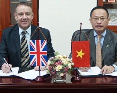 Cục Đào tạo với nước ngoài (Bộ GD&ĐT) ký ghi nhớ hợp tác với ĐH Hull