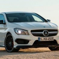 Mercedes-Benz CLA-Class tăng giá lên 32.425 USD