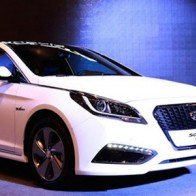Hyundai Sonata 2015 phiên bản 5,5 lít/100 km trình làng