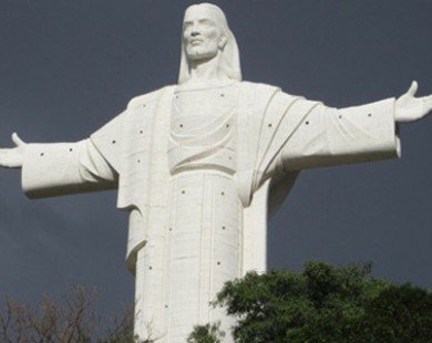 10 bức tượng tôn giáo ấn tượng nhất thế giới