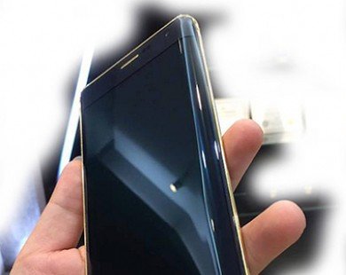 Samsung Galaxy Note Edge mạ vàng xuất hiện tại Việt Nam