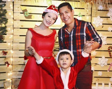 Gia đình Thanh Thúy hạnh phúc đêm Noel