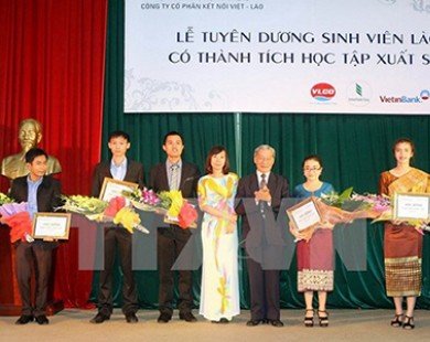 Gần 9.300 lưu học sinh Lào đang học tập, nghiên cứu ở Việt Nam