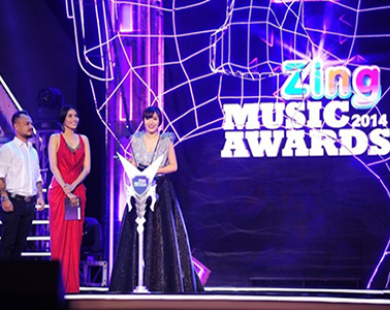 Bích Phương lập hattrick tại Zing Music Awards