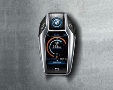 Chìa khóa của BMW i8 có thiết kế cực đẹp và hiện đại