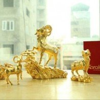 Sốt tiền và linh vật hình dê mừng Tết