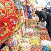 Thực phẩm Tết: Ngoại hút khách, nội ế sưng