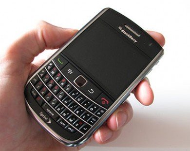 Đánh giá Blackberry 9650 – Smartphone sử dụng bàn phím qwerty.