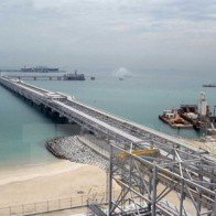 Giá dầu thô giảm xuống mức thấp nhất trong vòng 6 năm qua