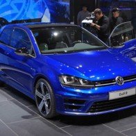 Mẫu VW Golf đoạt giải thưởng Xe của năm ở triển lãm Detroit