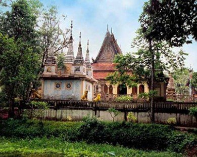 Thăm quan ngôi chùa Khmer cổ nhất Trà Vinh