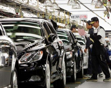 Toyota quyết định giảm mục tiêu bán hàng trong năm 2015
