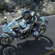 Siêu môtô Kawasaki Ninja H2 cập bến Đông Nam Á