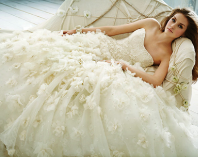 Những mẫu váy cưới biến cô dâu thành thiên thần