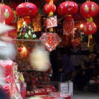 Thị trường đồ trang trí tết “vào mùa”