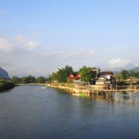 Phải lòng Vang Vieng ngày mưa xuân