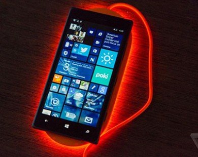 Microsoft ra tấm sạc không dây giúp điện thoại tỏa sáng khi sạc