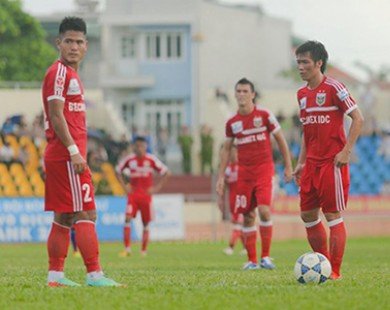 Vòng 7 V-League: Bình Dương và Than Quảng Ninh đua nhau gục ngã