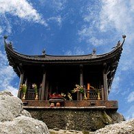 8 đền chùa tấp nập doanh nhân đi lễ đầu năm