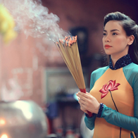 Phụ nữ nên mặc gì khi đi lễ chùa đầu năm?