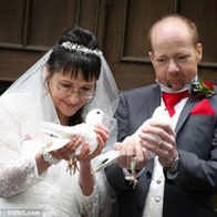 Cảm động hôn lễ được tổ chức trong những thời khắc cuối đời