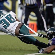 Những hình ảnh "không đỡ nổi" trong thể thao