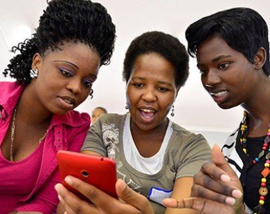 Tới 2017, lượng dùng điện thoại thông minh ở châu Phi tăng gấp đôi