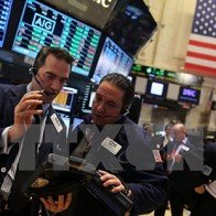 Đi ngược xu hướng, chỉ số công nghiệp Dow Jones lập kỷ lục mới