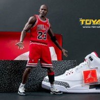 "Vua bóng rổ" Michael Jordan cán mốc tỷ đô