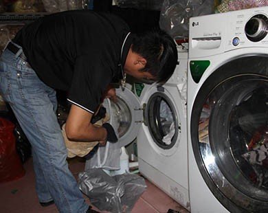 Mưa phùn kéo dài, dịch vụ giặt là làm hết công suất
