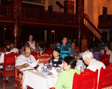 Hoàng cung mở dạ tiệc đón gần 1.000 khách du lịch đến Huế