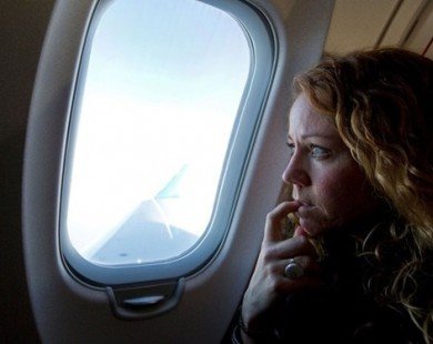 9 cách xua tan nỗi sợ khi đi máy bay