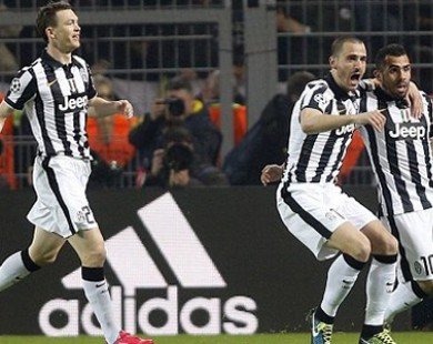 Dortmund 0-3 Juventus: Tevez tỏa sáng rực rỡ