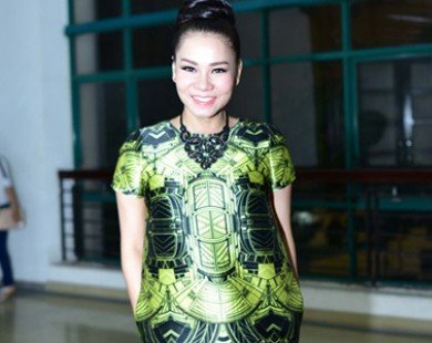 Ngắm thời trang bầu sành điệu của Thu Minh
