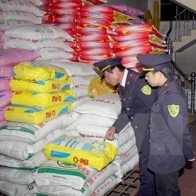 Phát hiện nhiều mặt hàng thức ăn chăn nuôi giả từ Trung Quốc và Ấn Độ