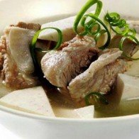 Cách nấu canh khoai môn ninh với sườn